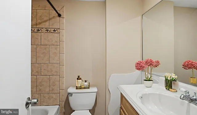 $165,000 | 3301 Hewitt Avenue, Unit 204, Silver Spring, MD 20906