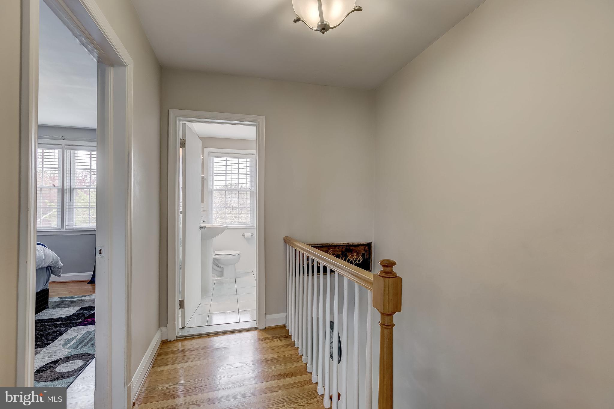 423 Chumleigh Road Baltimore, MD 21212 - Photo 27 of 41 Second Floor Hallway
