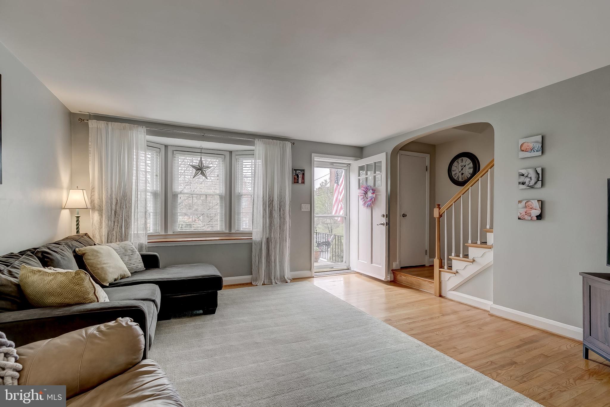 423 Chumleigh Road Baltimore, MD 21212 - Photo 5 of 41 Living Room with Gleaming Hardwood Floors
