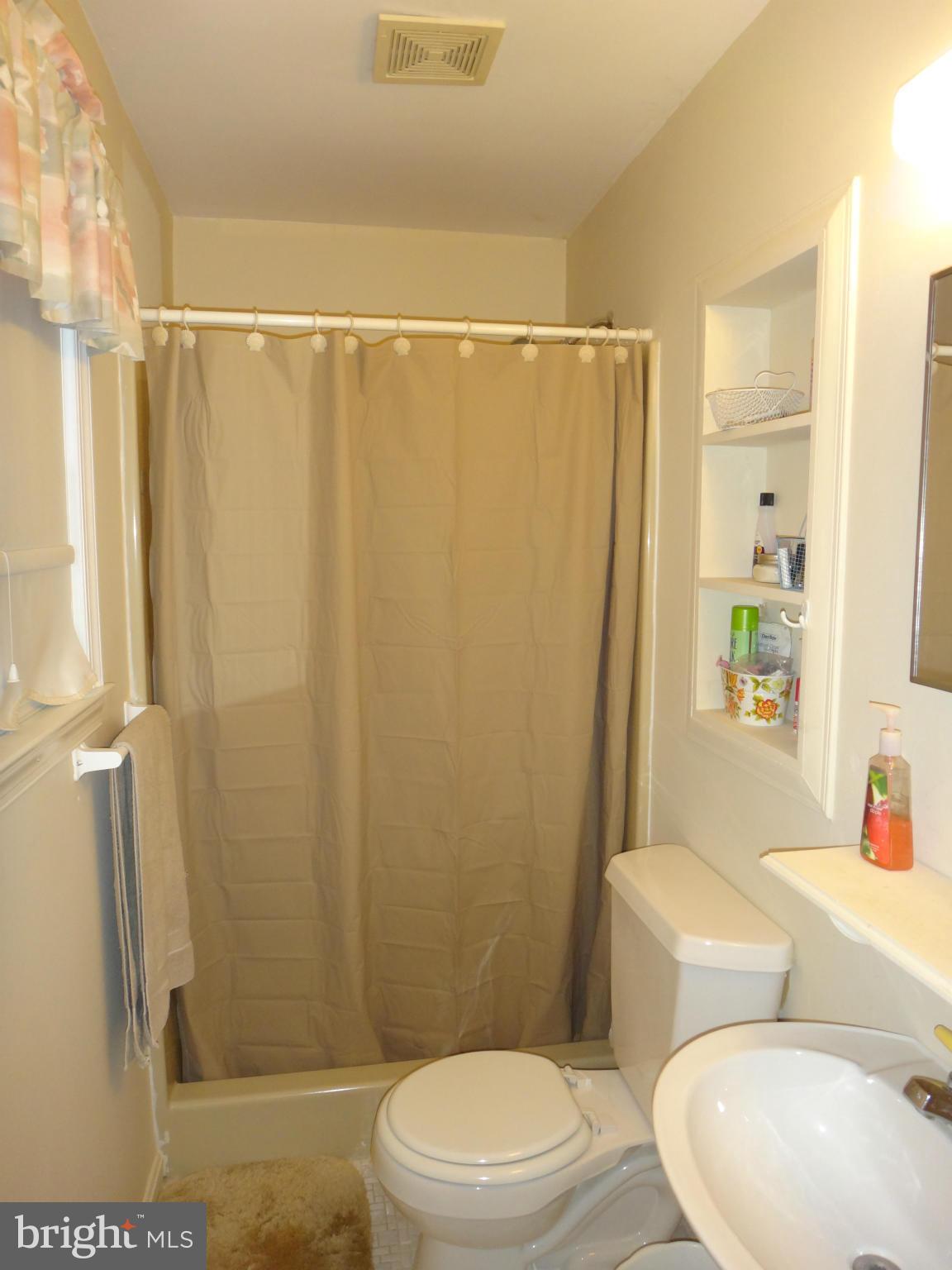 10104 High Ridge Road Laurel, MD 20723 - Photo 12 of 24 Bath