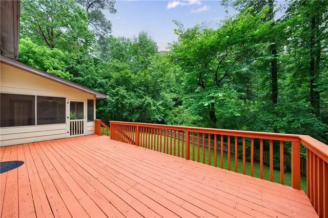 $549,900 | 10565 Shallowford Road, Roswell, GA 30075