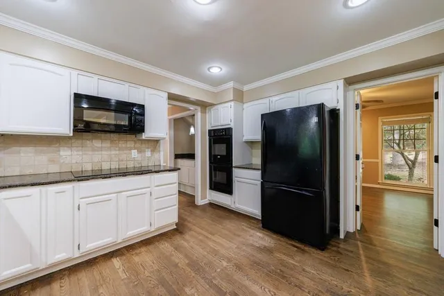 $549,900 | 10565 Shallowford Road, Roswell, GA 30075