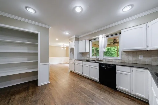 $549,900 | 10565 Shallowford Road, Roswell, GA 30075