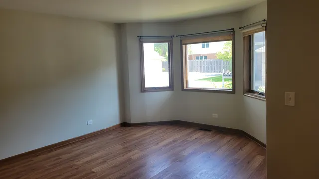 $2,395 | 104 Quail Drive, Countryside, IL 60525