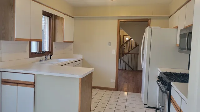 $2,395 | 104 Quail Drive, Countryside, IL 60525