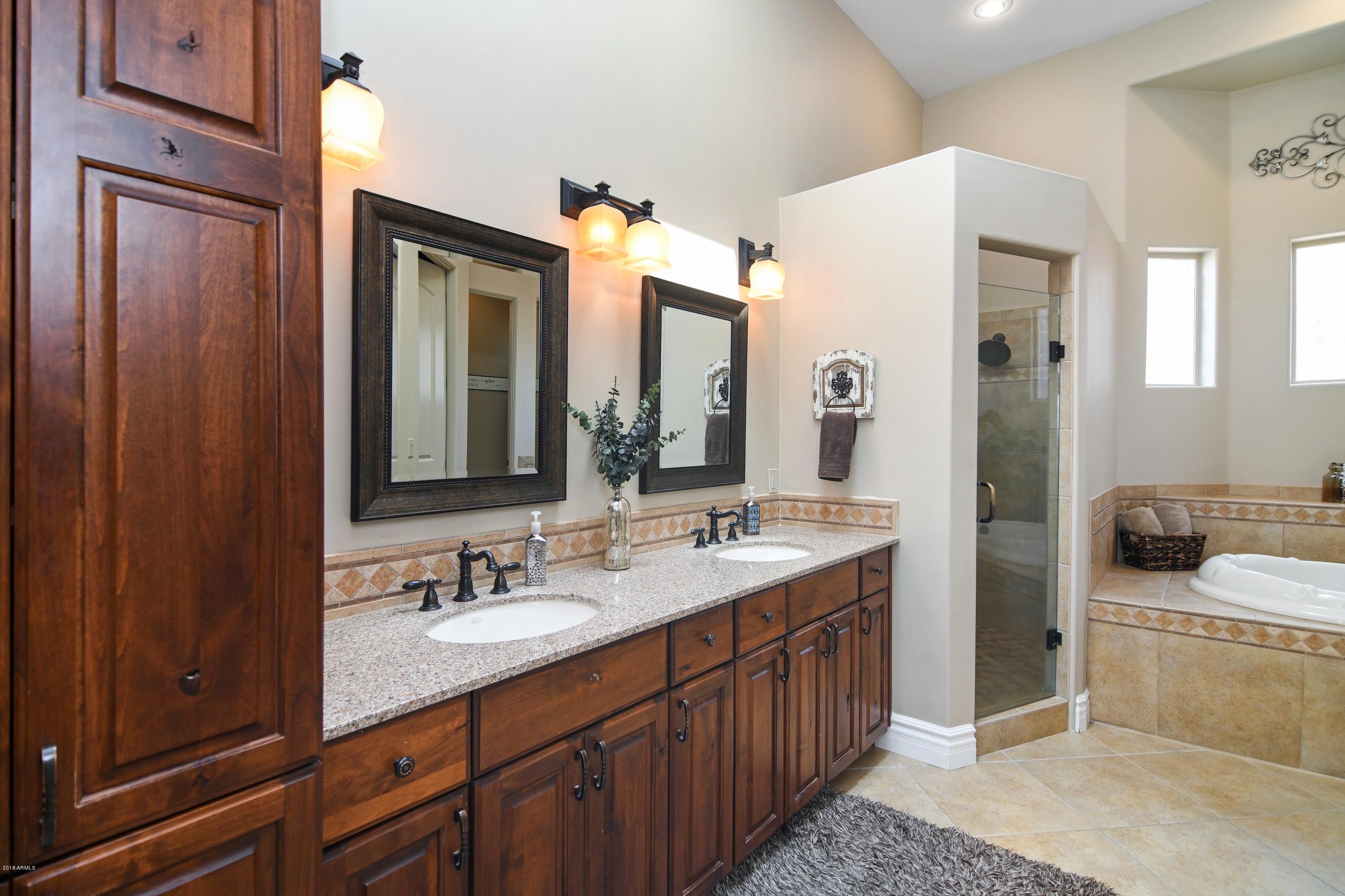 2880 North La Barge Road Apache Junction, AZ 85119 - Photo 25 of 59 Master Bathroom