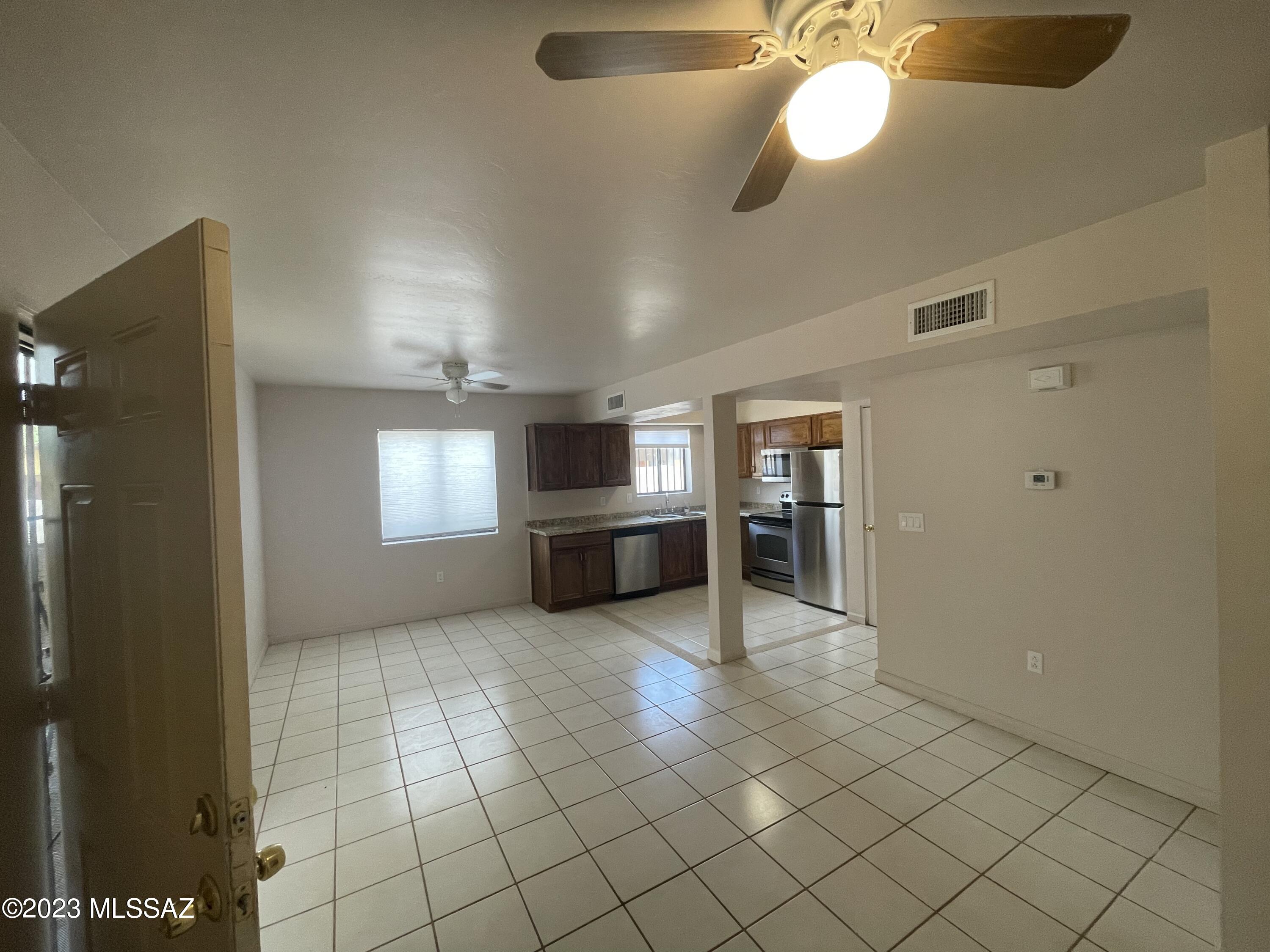144 East Pastime Road Tucson, AZ 85705 - Photo 4 of 10