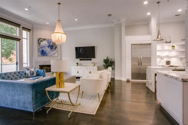 $1,795,000 | 2211 Worthington Street, Dallas, TX 75204