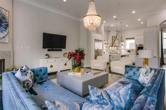 $1,795,000 | 2211 Worthington Street, Dallas, TX 75204