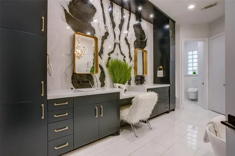 $1,795,000 | 2211 Worthington Street, Dallas, TX 75204