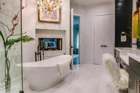 $1,795,000 | 2211 Worthington Street, Dallas, TX 75204