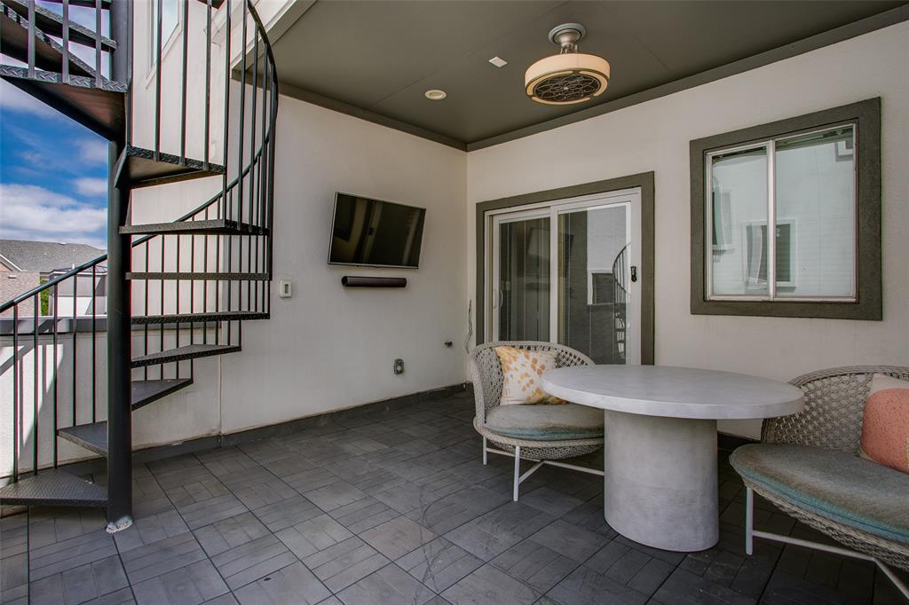 2211 Worthington Street Dallas, TX 75204 - Photo 34 of 36 a view of a livingroom with furniture and a window