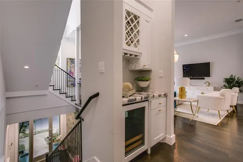 $1,795,000 | 2211 Worthington Street, Dallas, TX 75204