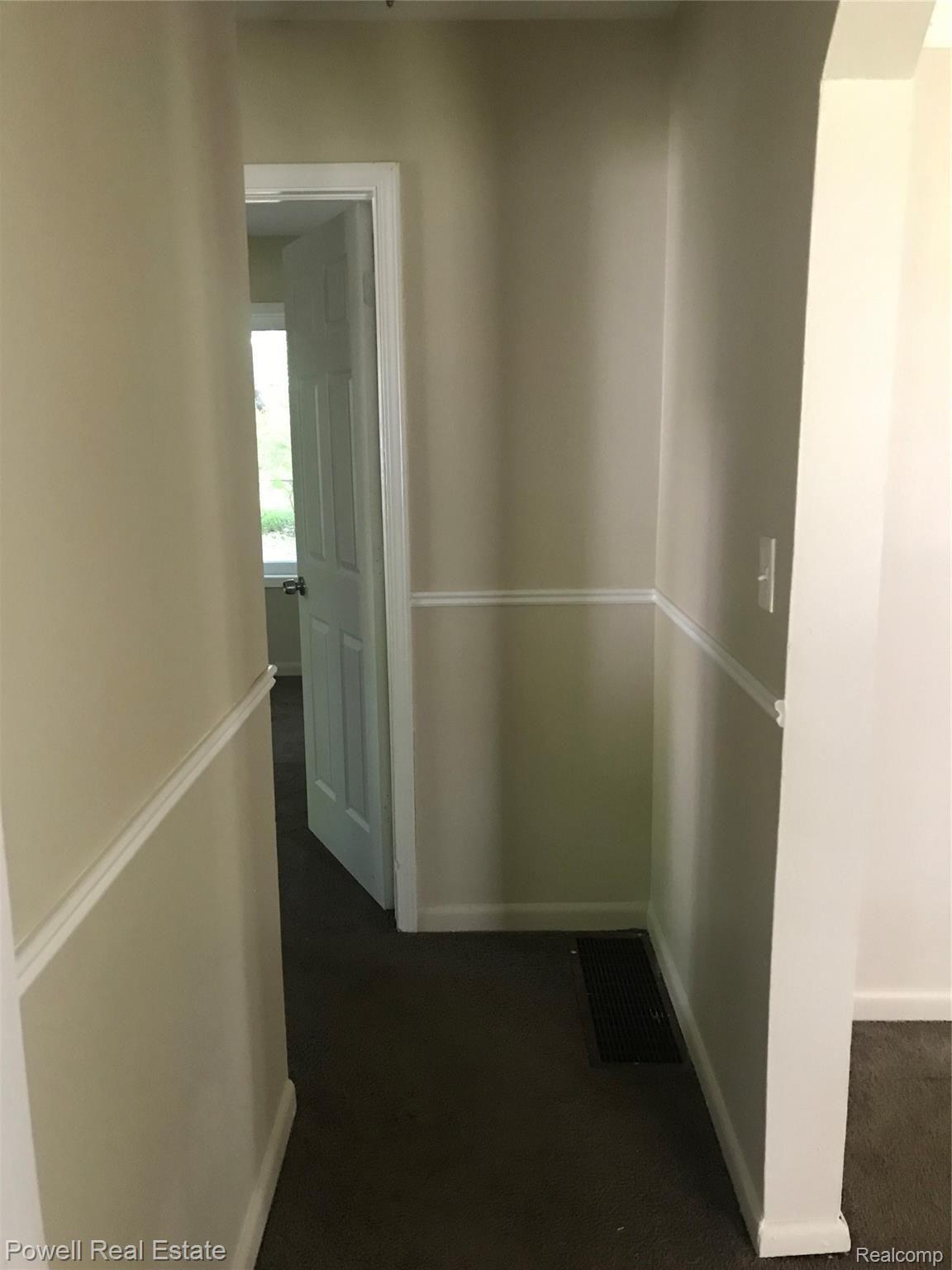 20604 Westhampton Avenue Southfield, MI 48075 - Photo 14 of 30 IMG_3136.jpg
