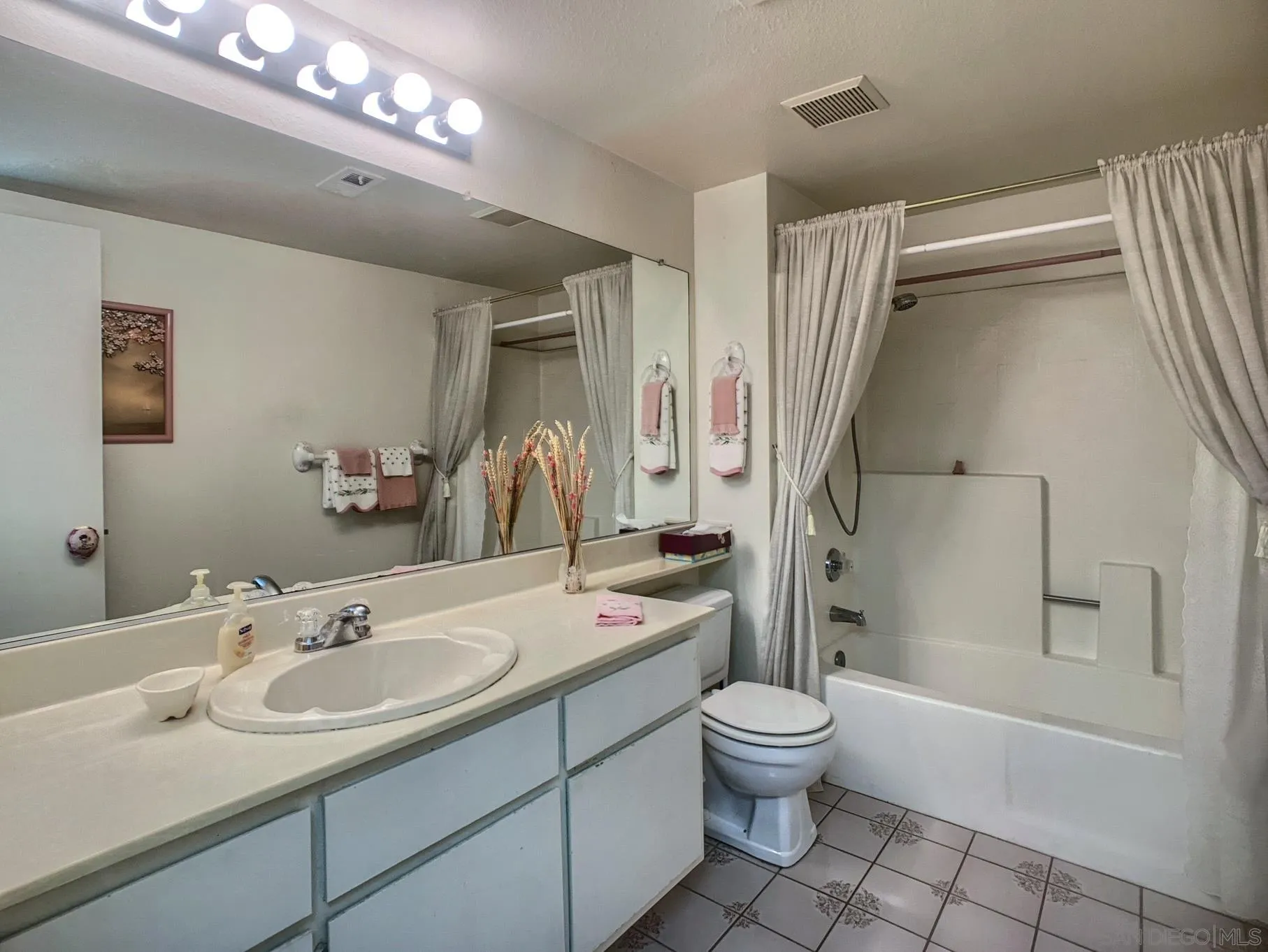 2552 Wind River Road El Cajon, CA 92019 - Photo 26 of 42 56-1/2" Vanity & Tub/Shower combo