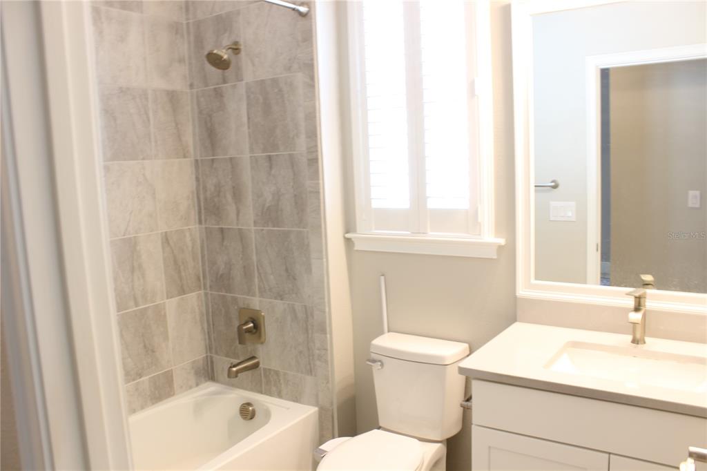 5721 Long Shore Loop Sarasota, FL 34238 - Photo 8 of 32