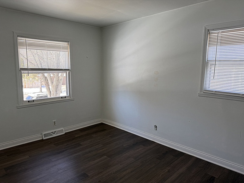 620 South 9th Avenue St. Charles, IL 60174 - Photo 16 of 30 an empty room with a window
