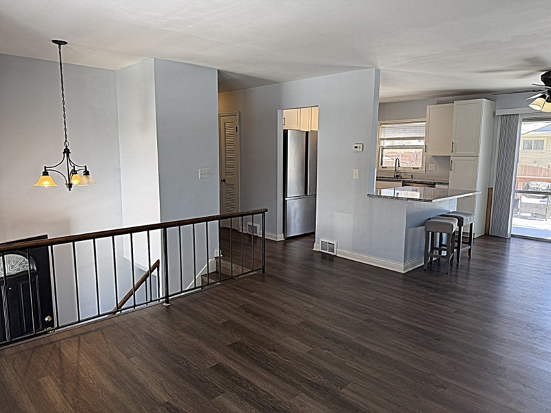 620 South 9th Avenue St. Charles, IL 60174 - Photo 5 of 30 a view of a livingroom with furniture hardwood floor and a ceiling fan