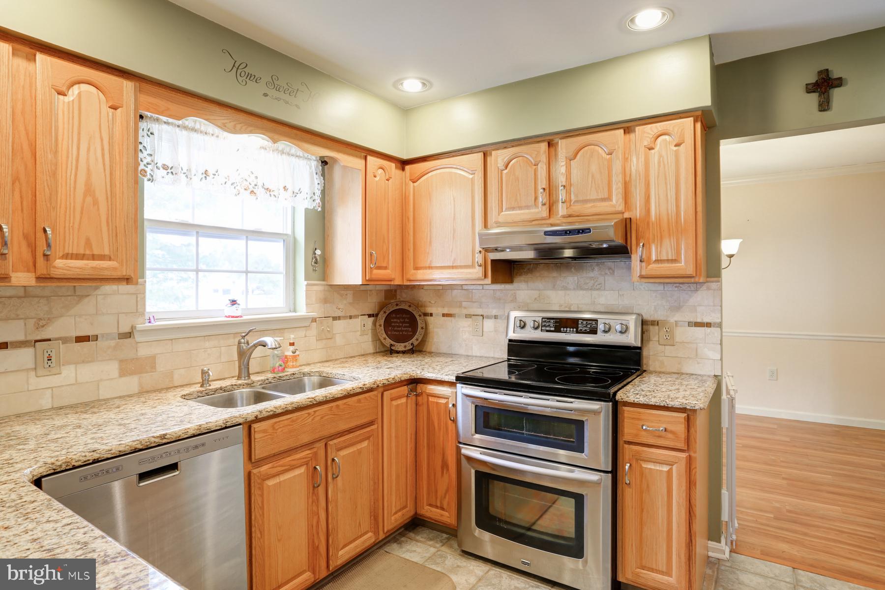 75 Ridgeview Drive Etters, PA 17319 - Photo 10 of 44 Quatrz countertop