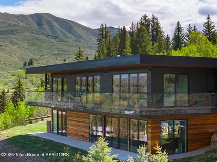 $6,350,000 | 11330 Hoback Junction South Road, Jackson, WY 83001