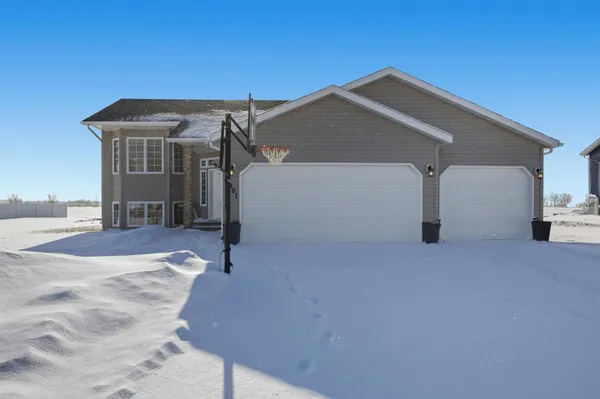 $315,000 | 1007 11th Avenue Southeast, Barnesville, MN 56514