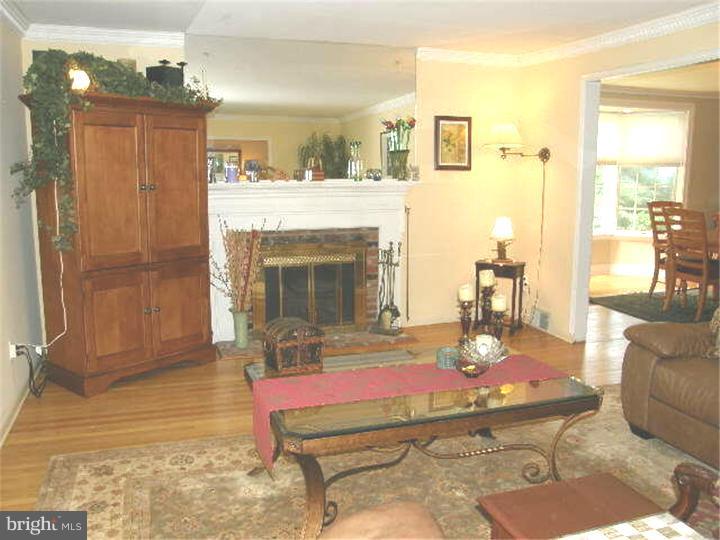 1335 Slayton Drive Ambler, PA 19002 - Photo 14 of 25 Living Room