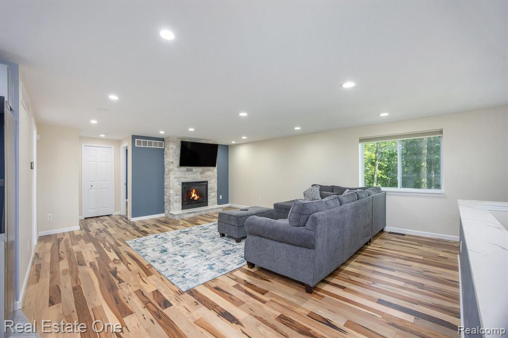 4666 County Line Road New Haven, MI 48048 - Photo 7 of 22