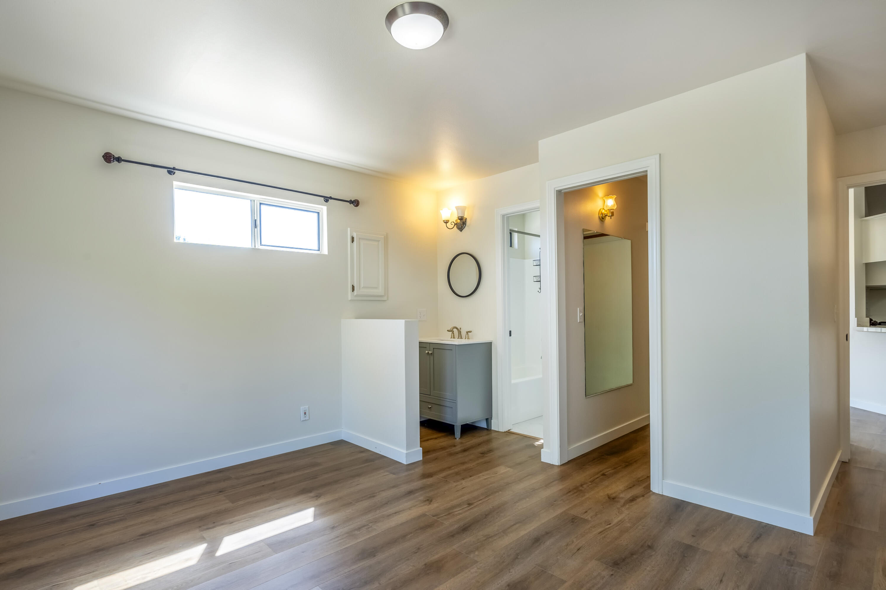 576 Pine Street Solvang, CA 93463 - Photo 12 of 18 Bedroom 3 with full bath