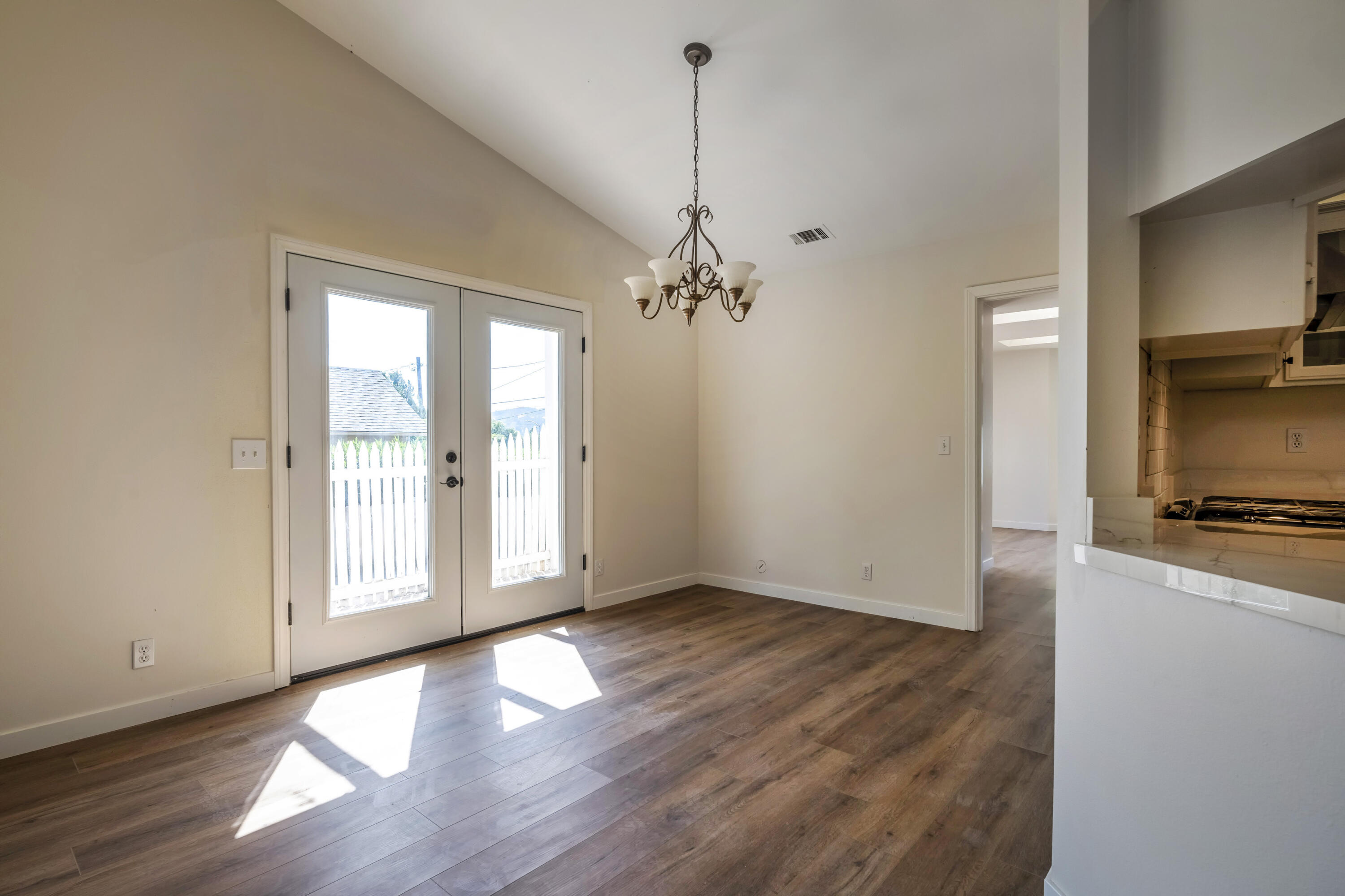 576 Pine Street Solvang, CA 93463 - Photo 6 of 18 Dining room