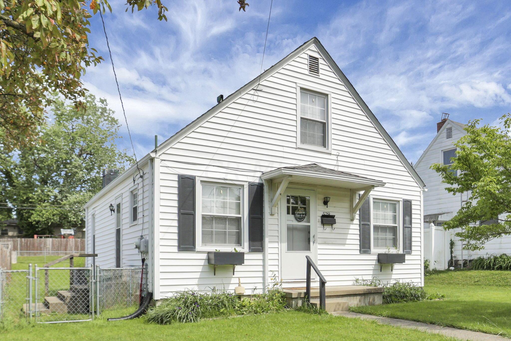578 Edgemont Road Newark, OH 43055 - Photo 1 of 35 3-web-or-mls-BS5A3810 - Copy