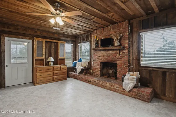 $315,000 | 732 East Highway 30, Oxford, MS 38655