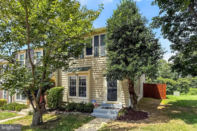 $2,650 | 7462 Towchester Court, Alexandria, VA 22315