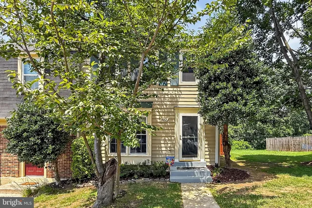 $2,650 | 7462 Towchester Court, Alexandria, VA 22315