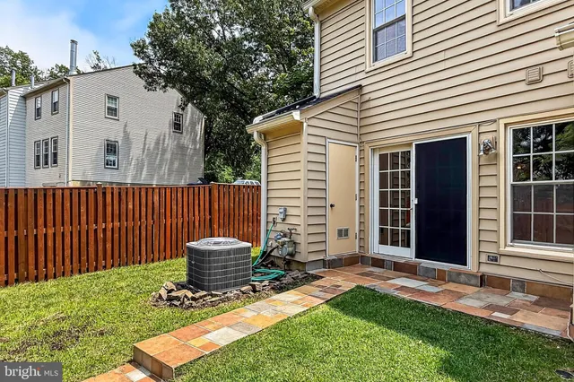 $2,650 | 7462 Towchester Court, Alexandria, VA 22315