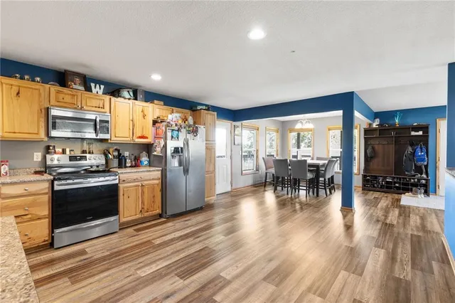 $474,500 | 671 Northeast 750 Road, Knob Noster, MO 65336