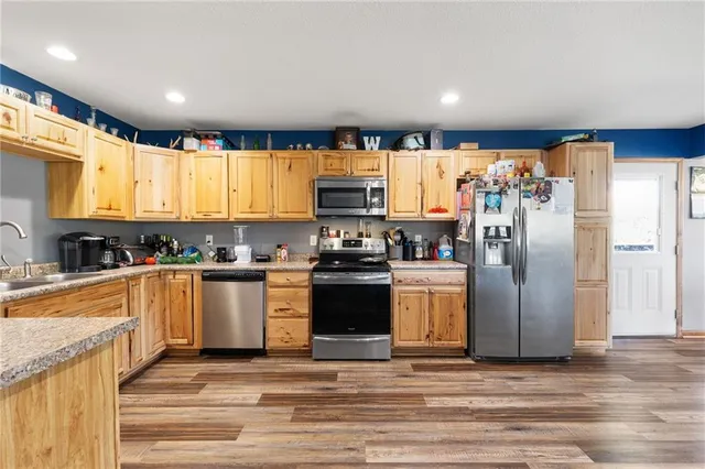 $474,500 | 671 Northeast 750 Road, Knob Noster, MO 65336