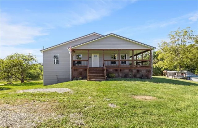 $474,500 | 671 Northeast 750 Road, Knob Noster, MO 65336