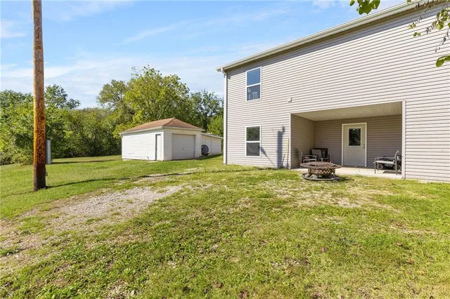 $474,500 | 671 Northeast 750 Road, Knob Noster, MO 65336