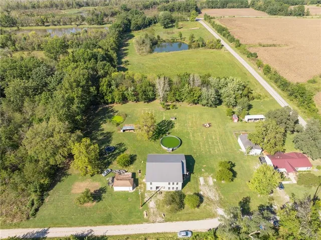 $474,500 | 671 Northeast 750 Road, Knob Noster, MO 65336