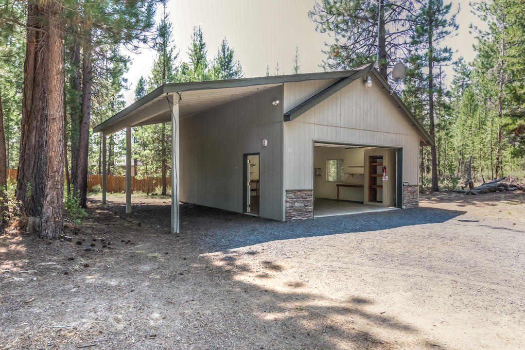 16879 Covina Road Bend, OR 97707 - Photo 7 of 46 5