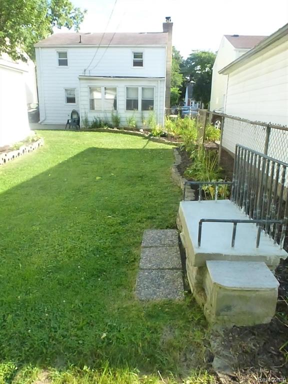 8651 Harding Center Line, MI 48015 - Photo 41 of 43