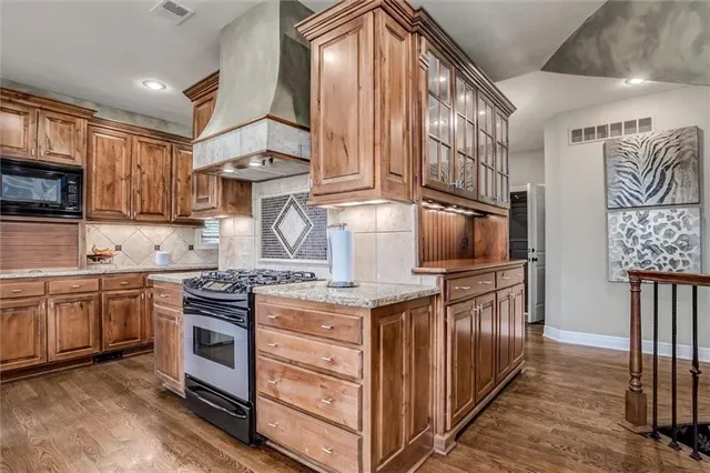 $1,050,000 | 9321 West 156th Place, Overland Park, KS 66221