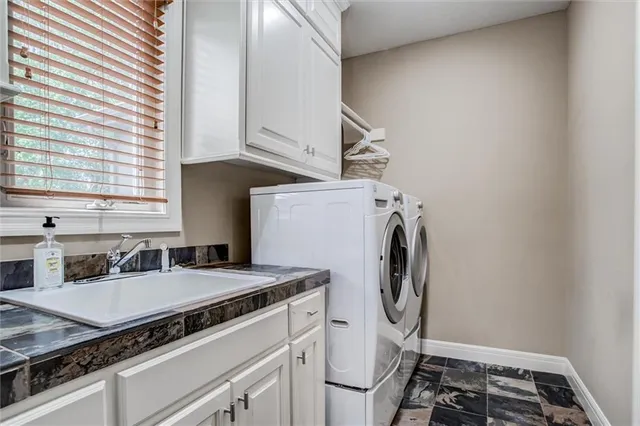 $1,050,000 | 9321 West 156th Place, Overland Park, KS 66221