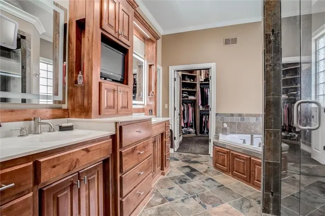 $1,050,000 | 9321 West 156th Place, Overland Park, KS 66221