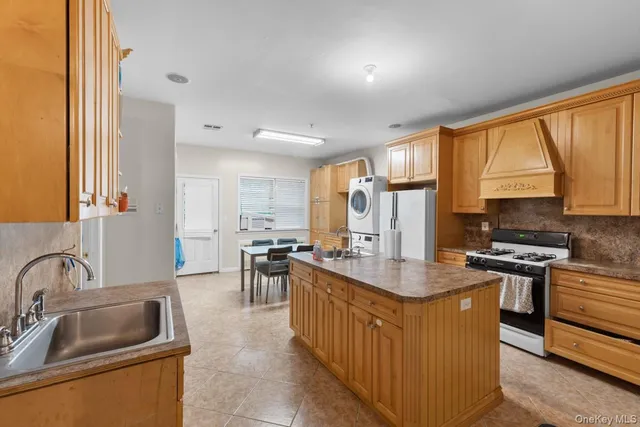 $1,049,000 | 141 Blauvelt Road, Unit 103, Monsey, NY 10952