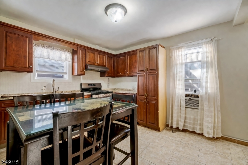 312 South Spring Street Elizabeth, NJ 07201 - Photo 2 of 24