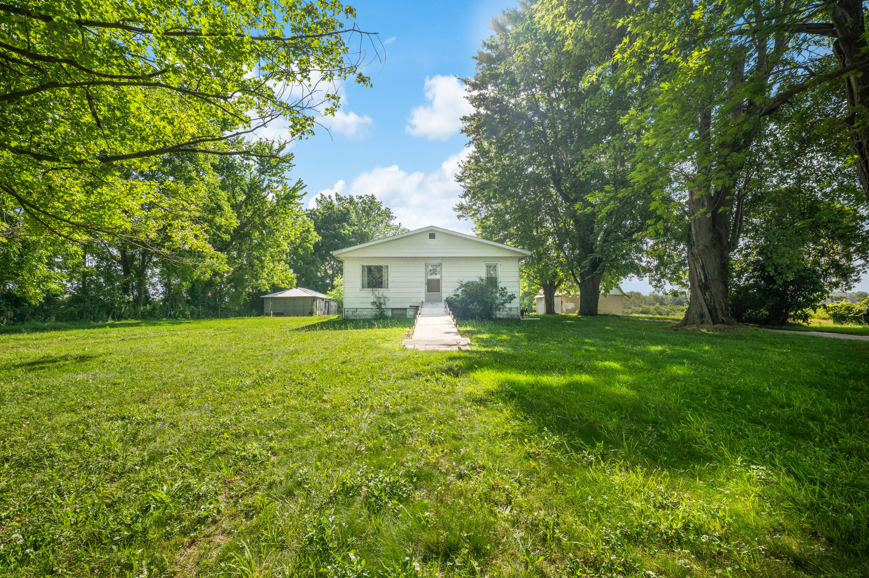 3709 Michael Road Eau Claire, MI 49111 - Photo 1 of 44 Front of home