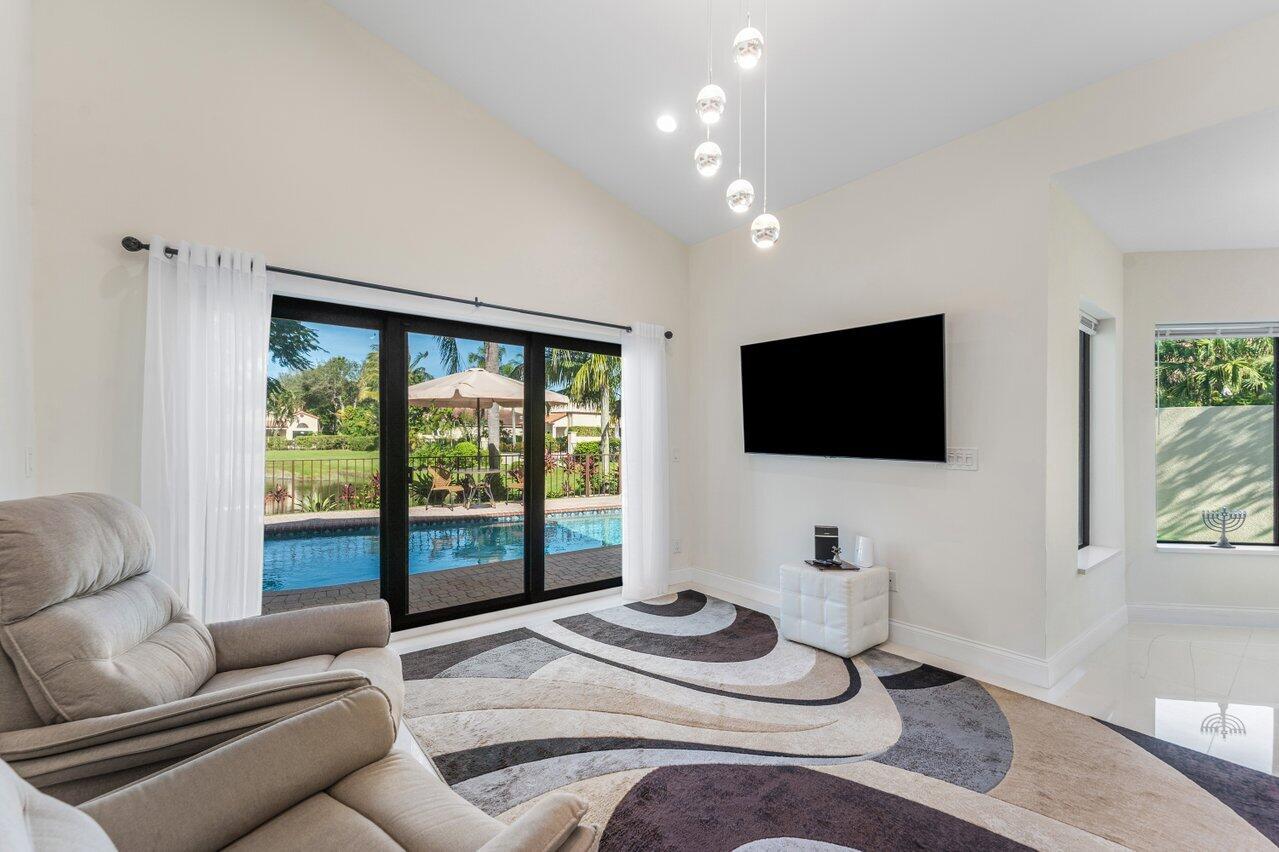 23419 Mirabella Circle South Boca Raton, FL 33433 - Photo 19 of 57 024-23419MirabellaCircleSouth-BocaRaton-