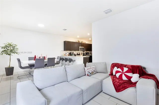 $3,650 | 15070 Southwest 119TH Lane, Miami, FL 33196