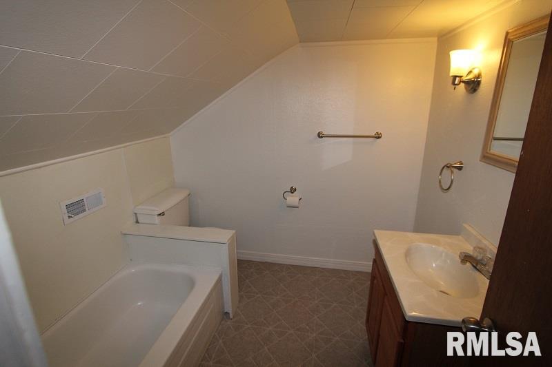 1118 Springfield Road East Peoria, IL 61611 - Photo 20 of 36 Gallery Image 20